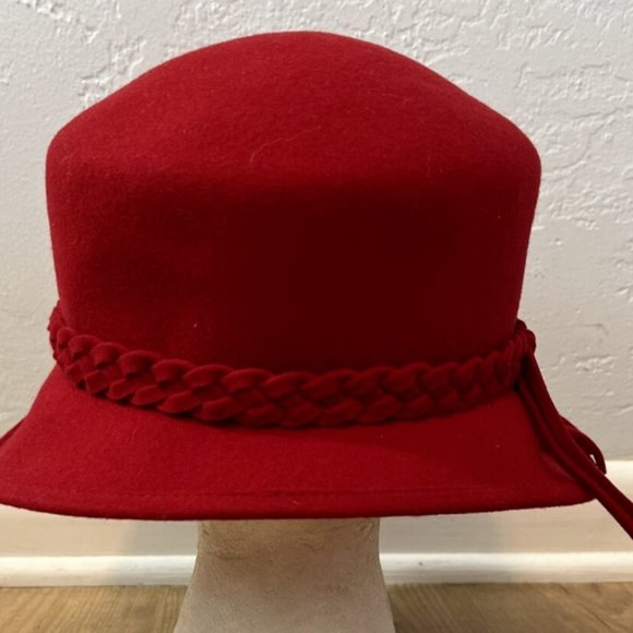 Sequoia Springs Wool Felt Cloche Race Day Hat Red Braided Womens One Size NEW - Picture 2 of 6